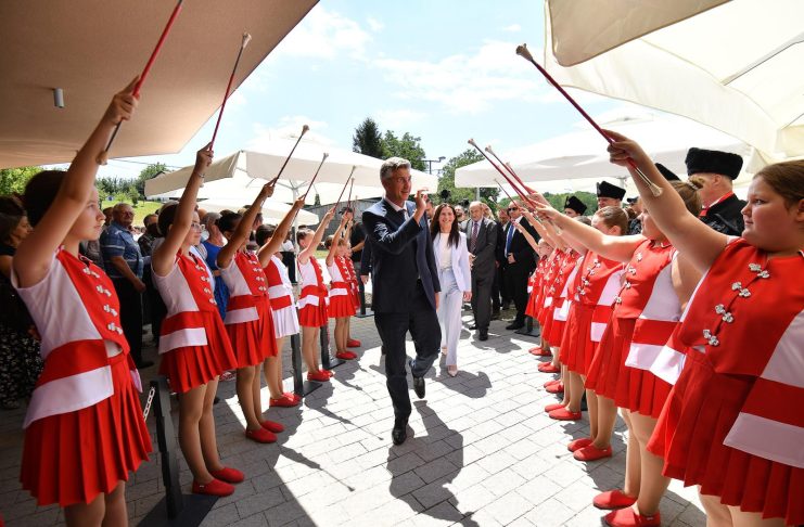 Plenković u Zagorju otvorio Centar za starije osobe Lobor