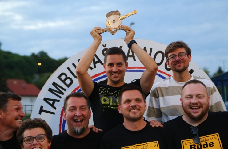 Tamburaši KUD-a Oštrc dobitnici Zlatne tamburice u Maču